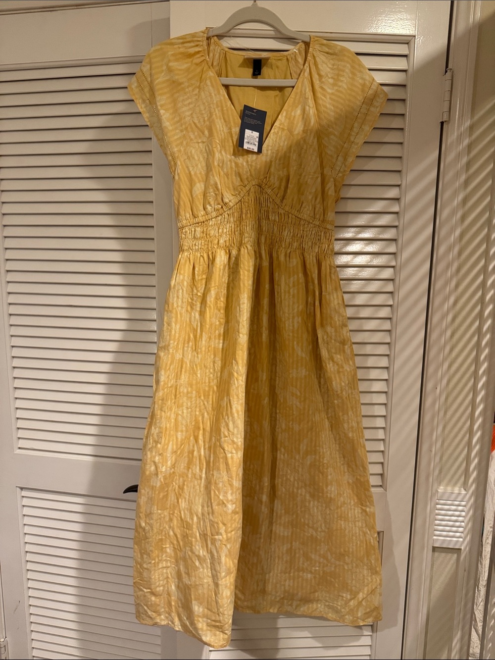 Universal Threads Yellow Women's Summer Midi Dress - Lightweight V-Neck. NWT